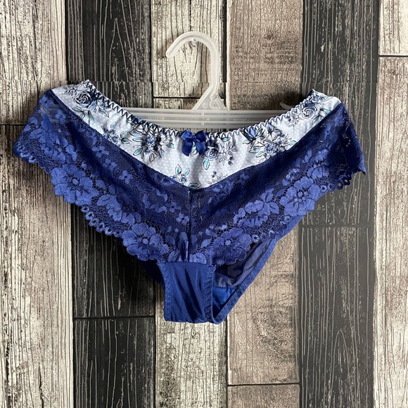 Adore Me Push-up Bra and Panties - Picture 6 of 8